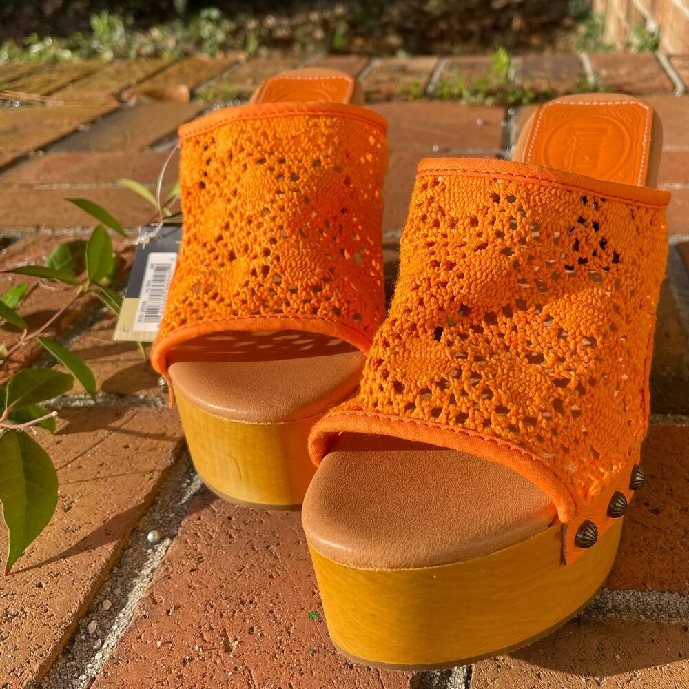 Dingo Crochet Platform Clogs Orange Wooden Heel Mule Sandals NWT  7.5 - Picture 3 of 9